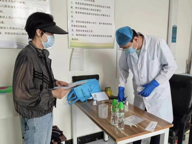黑龙江省伊春市检验检测中心开展校园及周边食品安全抽检 检验检测服务赢赞誉